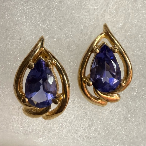 10K Gold Pear Cut Amethyst Stud Earrings Vintage Teardrop Design 90s Y2K VTG